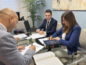 ¿Qué empresas están obligadas a tener un canal de denuncias en España?